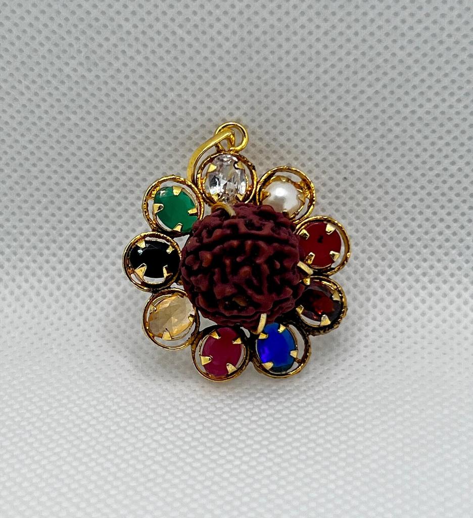 Рудракша Навратна Кулон с Девятью Драгоценными Камнями, Подвеска-Ожерелье Духовной Силы, Идеально подходит для Медитации и Исцеления, Идеально подходит для Повседневной Носки