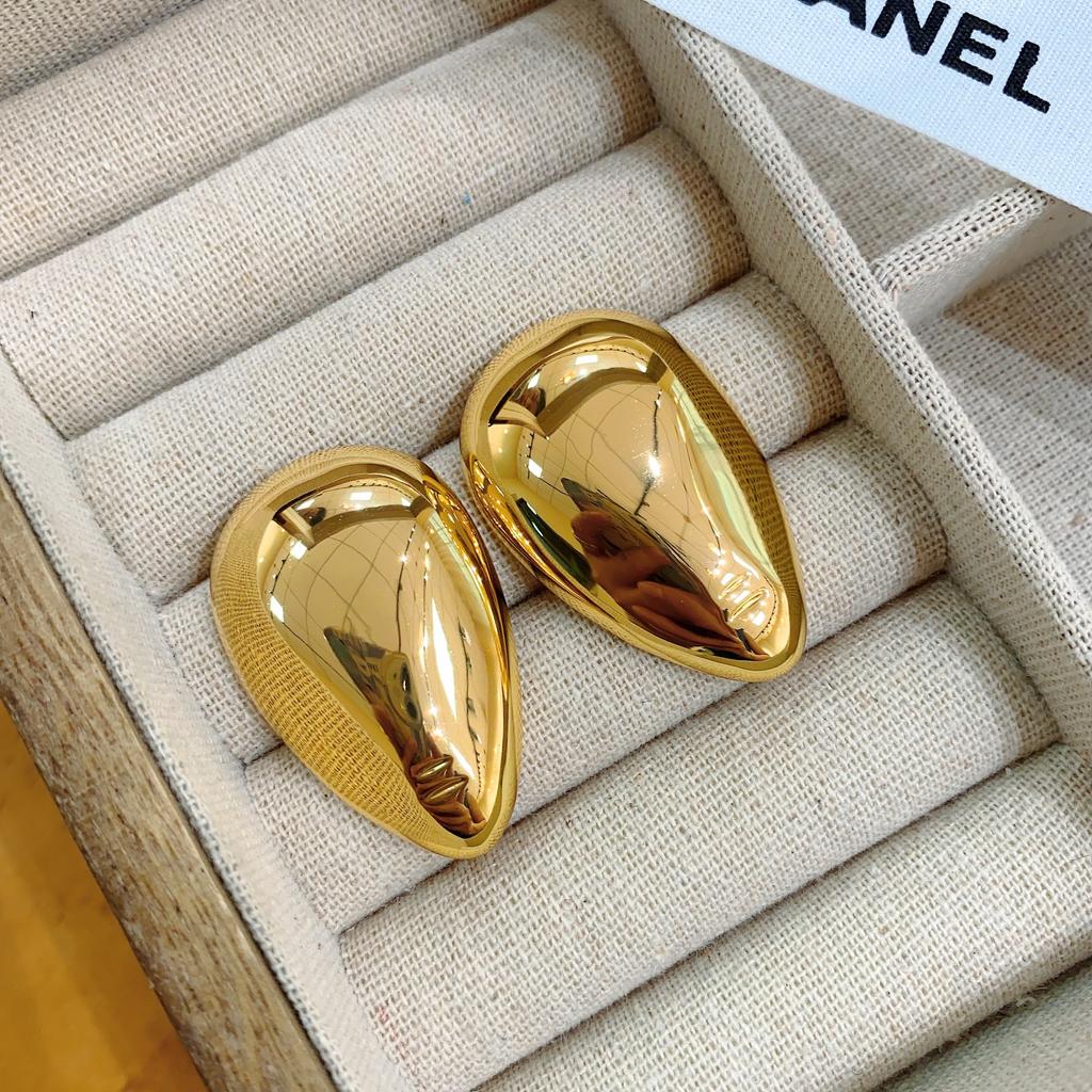 Metal Smooth Surface Exaggerated Large Earrings Women'S Light Luxury Niche High-End Sense Unique Temperament Stud Earrings Gold Earrings