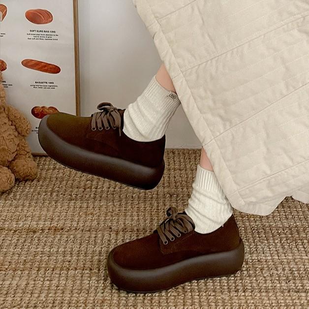 Модные повседневные ретро туфли на толстой подошве с увеличением высоты для работы, женские, новые осень-зима 2025, универсальные туфли-хлебцы с круглым носком