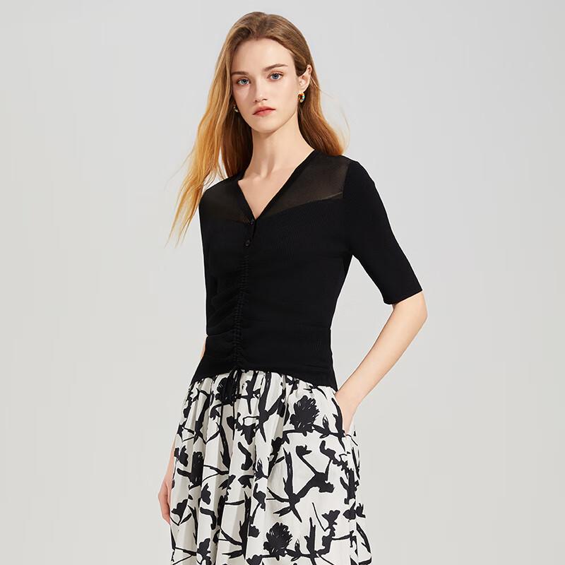 Women's Stylish V-Neck Short Sleeve Knit Top