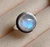 Кольцо с радужным лунным камнем, ювелирные изделия ручной работы, кольцо для женщин, стерлинговое серебро 925 пробы, драгоценный камень круглой формы, подарок для нее, эффектное кольцо