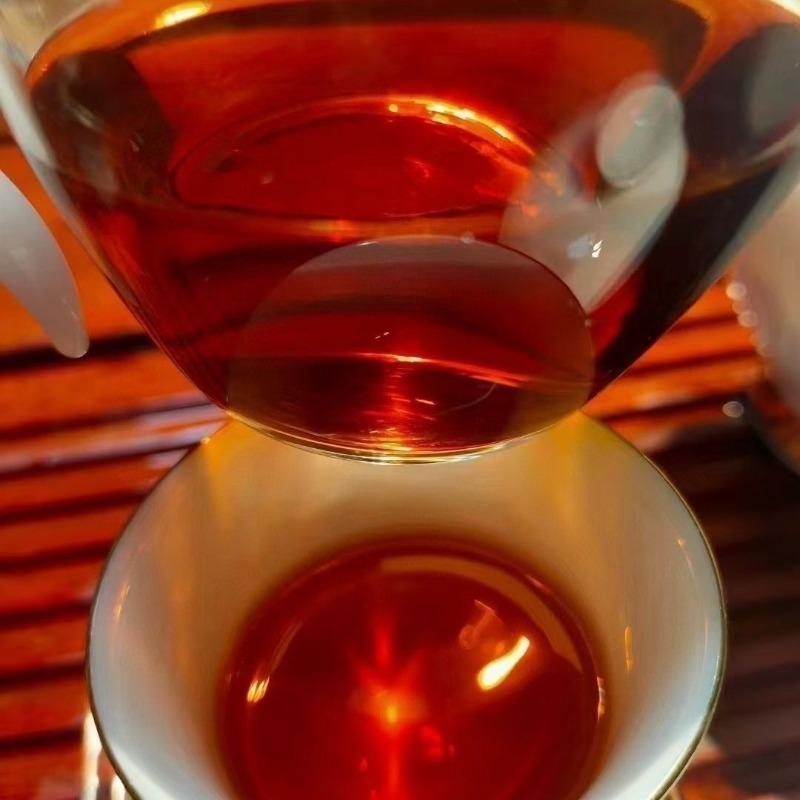 2018 Old Banzhang Tea Silver Prize Cooked Tea Cake Yunnan Pu'er Tea 357G