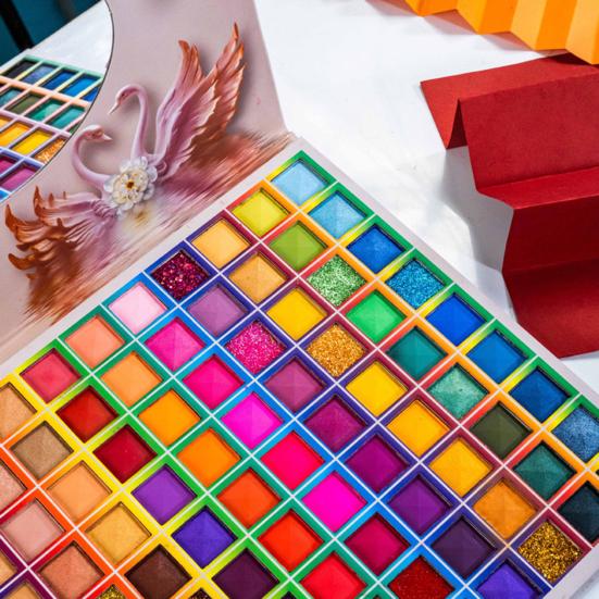 Не слеживающаяся многоцветная портативная 99-цветная блестящая пластина для теней для век для девочек