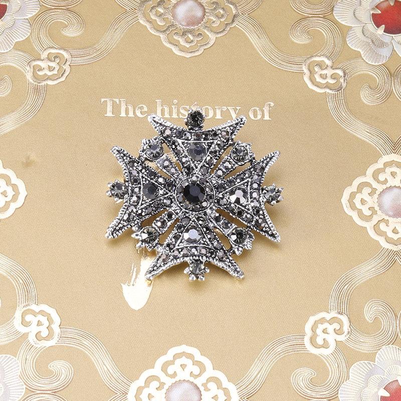 Vintage Baroque Pearl Brooch Exaggerated Cross Brooch Brooch Fashion Multifunctional Clothing Accessories
