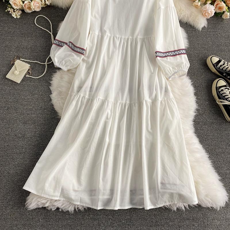 Holiday Retro Ethnic Embroidery Dresses Women Vintage V-neck Tassel Lace Up Dress Party Long Sleeve Fashion Long Dress Loose New