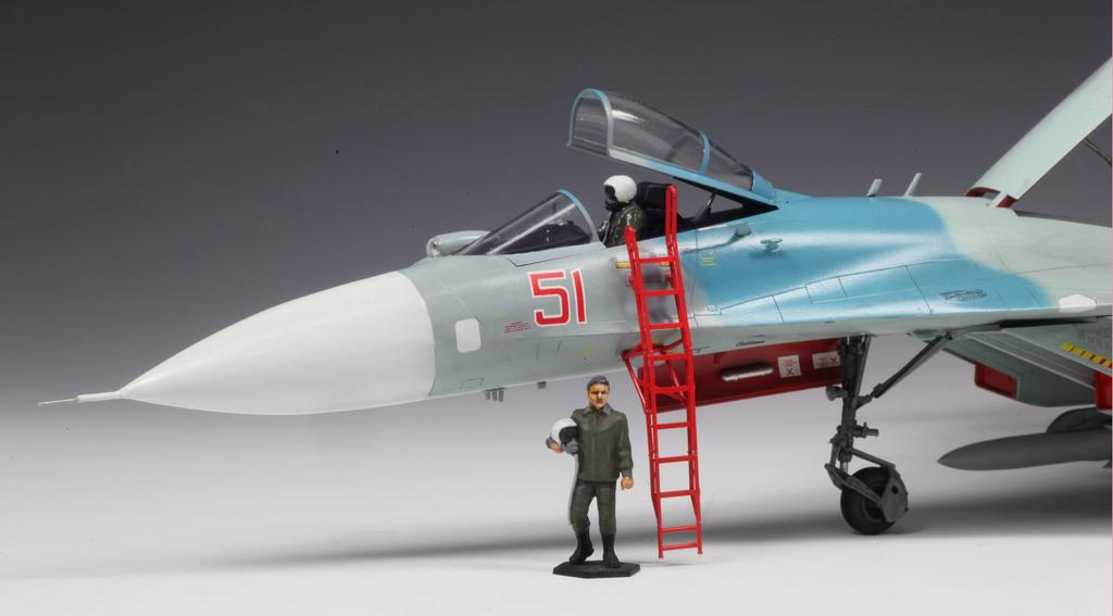 PLATZ Flanker B Plastic Model 1/72 Su-27SM AE-2