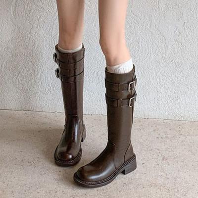Ботинки в стиле ретро с пряжками на ремне в британском стиле для женской коллекции осень-зима 2025, но ботфорты до колена демонстрируют тонкое и изысканное чувство.
