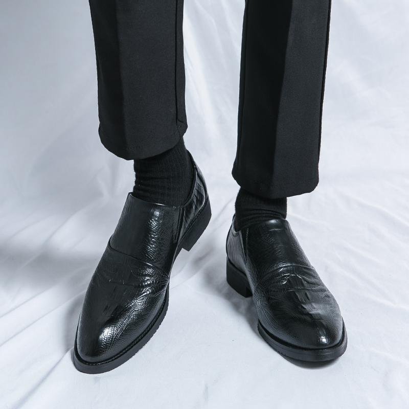 Designer Dress Shoes for Men Slip On Fashion Brand Business Casual Leather Shoes for Men Wedding Party Shoes Men Moccasins