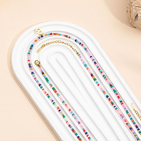 Ожерелье из бисера Красочные бусины в богемном стиле Кулон с алфавитом Регулируемая длина из нержавеющей стали для женщин и девочек Персонализированное начальное колье-колье