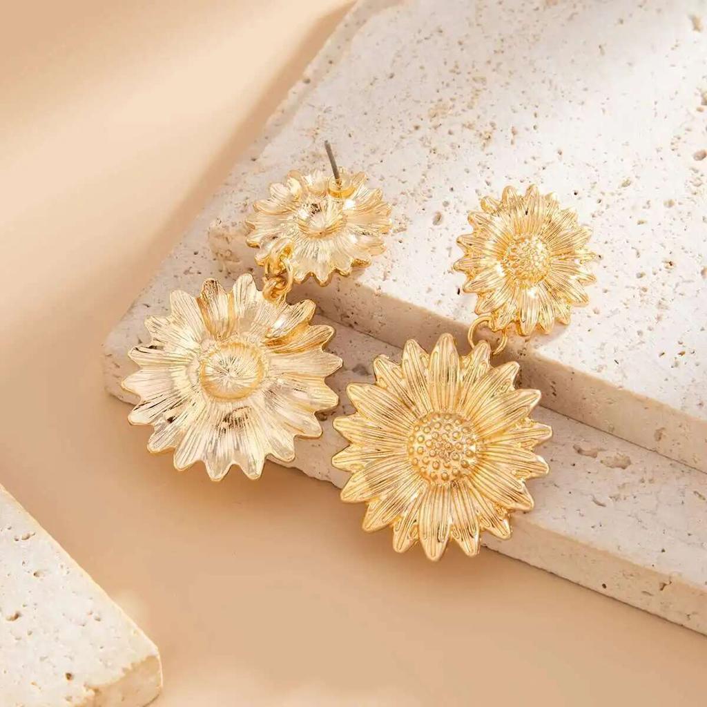 Ingemark Trendy Elegant Gold Color Sunflower Drop Earrings For Women Vintage Charm Engagement Wedding Party Jewelry Accessories