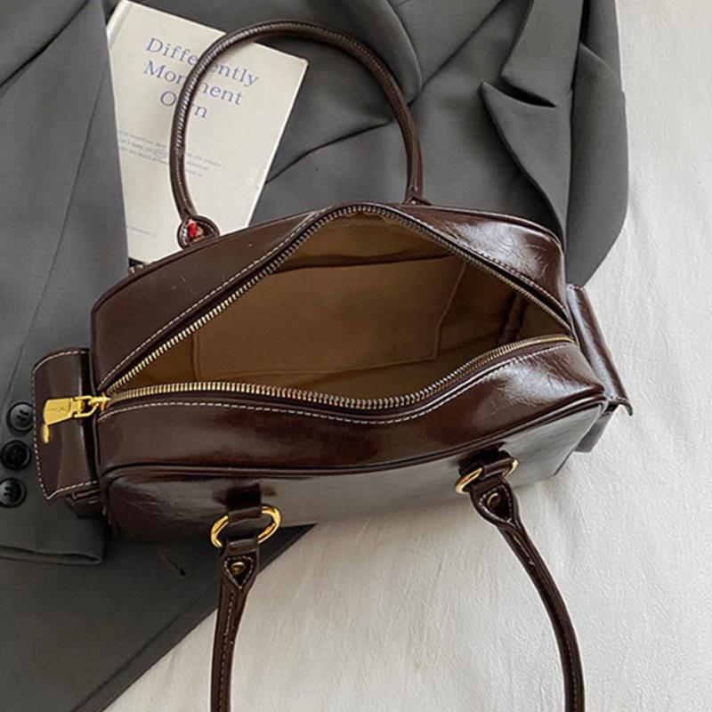 Retro Fashion Suede Shoulder Bag Multiple Pockets Motorcycle Crossbody Bag Underarm Bag Large Capacity Commuter Bag New Handbag