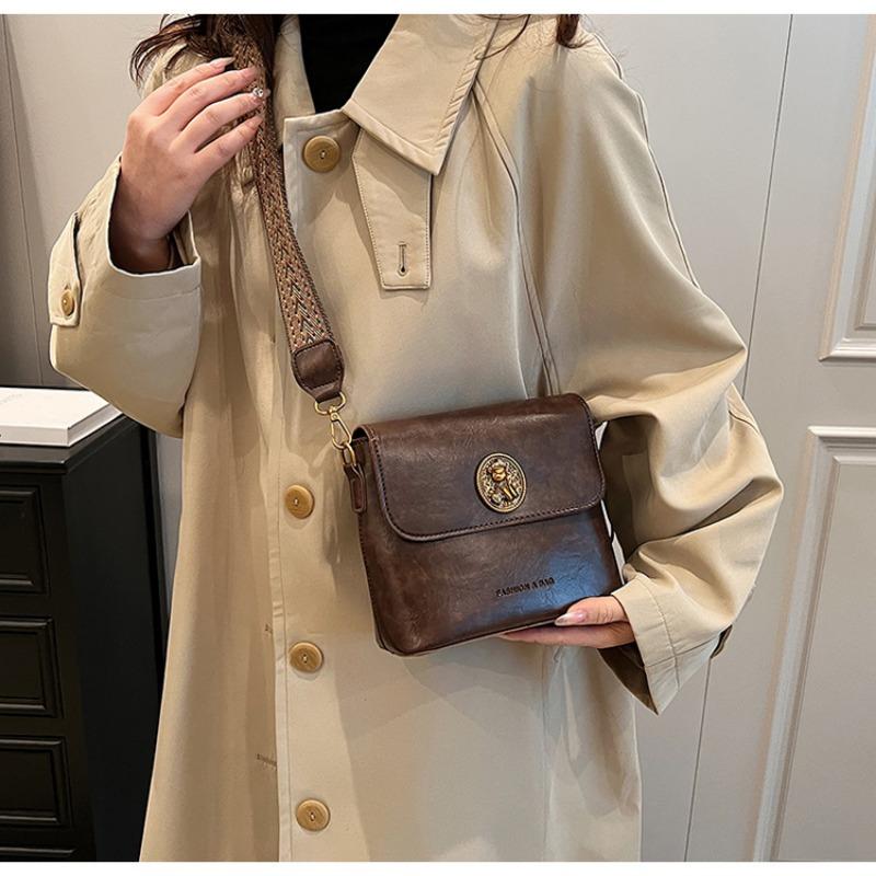 Женская сумка подмышки высокого качества в стиле ретро, ​​новинка 2023 года, зимняя новая маленькая квадратная сумка, простая и универсальная сумка через плечо на одно плечо