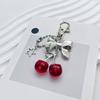Модный брелок-подвеска для сумки в виде вишен для женщин, изготовленный из прочных сплавных материалов, с дизайном для кошельков, сумок и рюкзаков