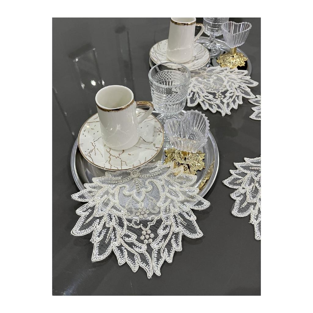 Декоративная гипюровая кружевная салфетка с узором «Ирис» из 2 частей для кофейного коктейля