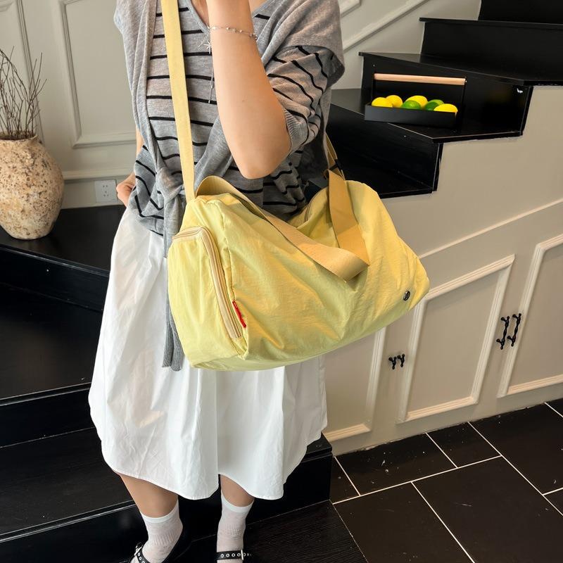 Легкая и вместительная сумка из ткани Оксфорд, женская новая универсальная простая спортивная наплечная сумка, дорожная сумка-мессенджер