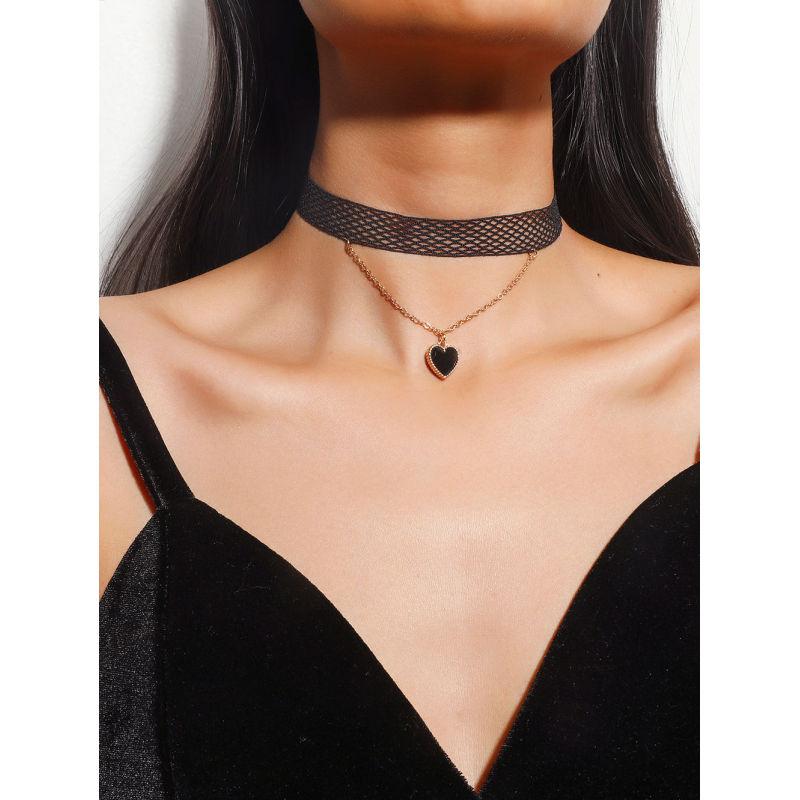 European and American Style Retro Hollow Black Lace Choker Sexy Love Necklace Choker