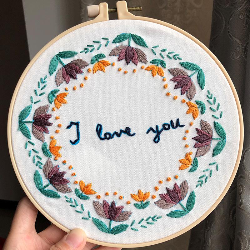 1pc Floral Embroidery DIY Fabric Craft Kit, Creative Craft Sewing Kit