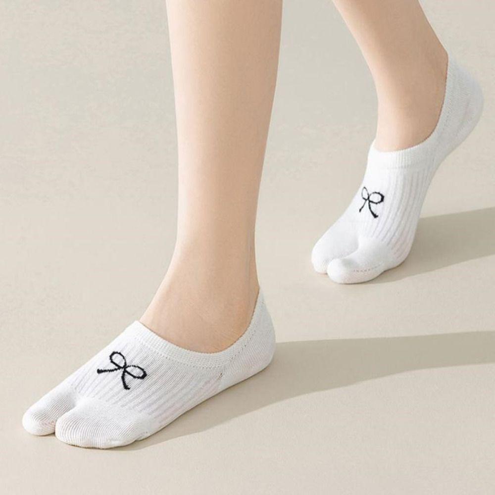 3Pairs Short Tube Two Toe Boat Socks Invisible Split Toe Ankle Socks Fashion Sweet Bow Socks Women