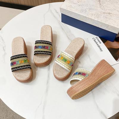 2025 Богемный каблук-танкетка, массивная подошва, большой размер, этнический стиль, толстая подошва, праздничная обувь, легкие тапочки, внешняя торговля