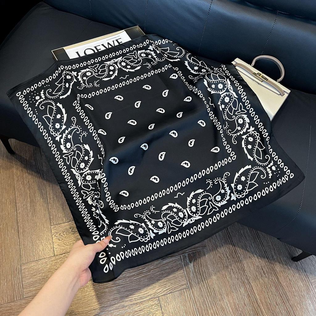 Men's Silk Neck Warmer: Professional British Style 70x70 Scarf