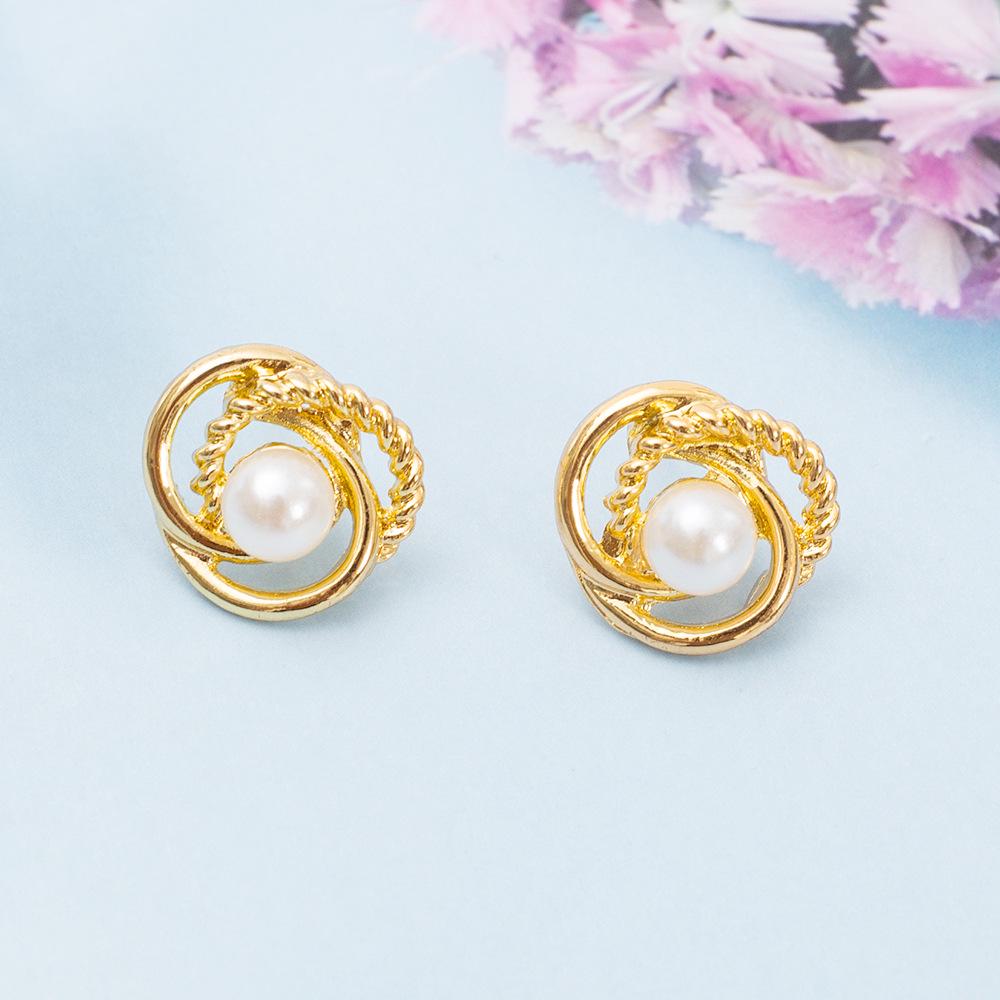 Европейская и американская мода, серьги-пусеты из цинкового сплава с жемчугом, обернутые в виде скрутки