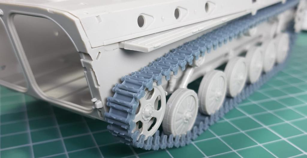 Пластиковые детали для модели подвижной гусеницы Panzerwerk Design WR35050 1/35 БМП-2