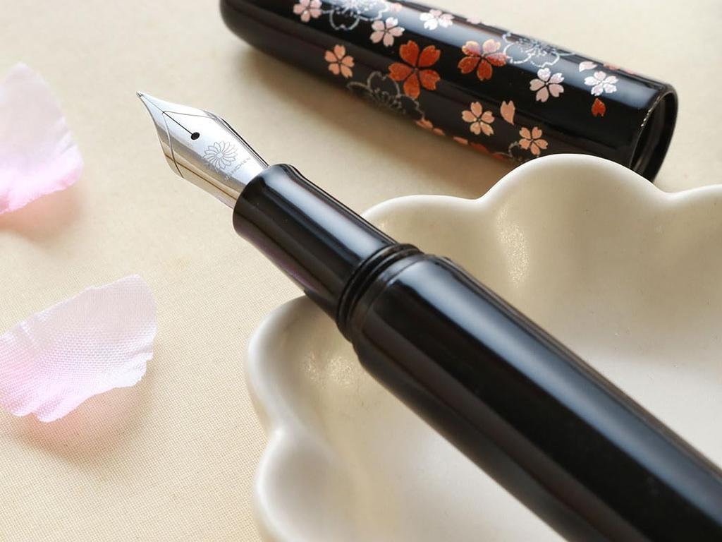 WANCHER Dream Pen Echizen Lacquer with Omohide Sakura Design Fountain Bold Nib [WANCHER Pen] (B (Gold Plated))