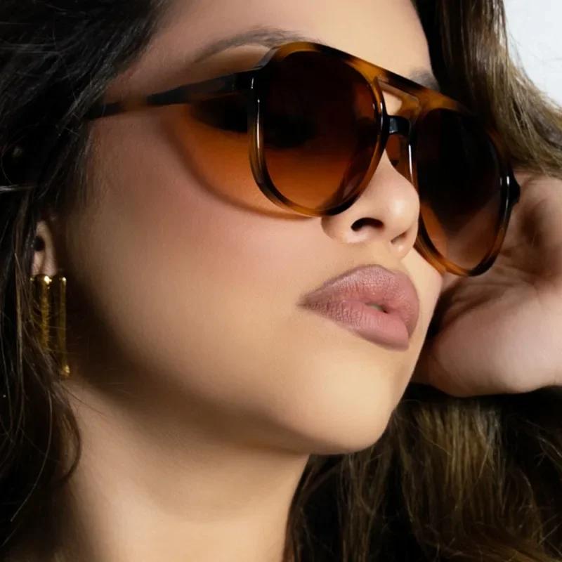 Fashionableable and Minimalist Double Beam Large Glass Frame Sunglasseses Men's Style and Women's Style Leisure Fishing Driving Use Blackout Glasses