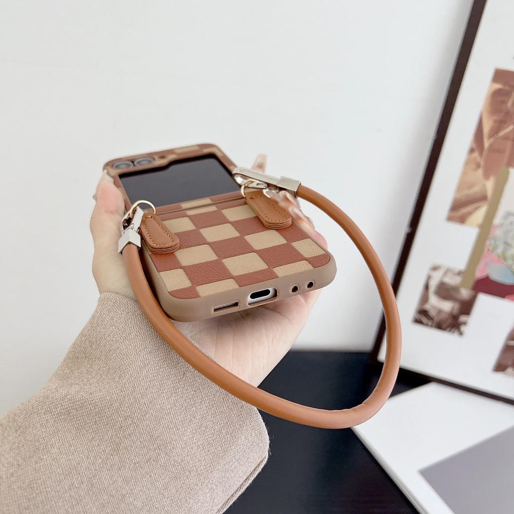 Клетчатый чехол из ПУ кожи с ремешком на запястье для Samsung Galaxy Z Flip 6 5 4 3 5G Защитный противоударный чехол