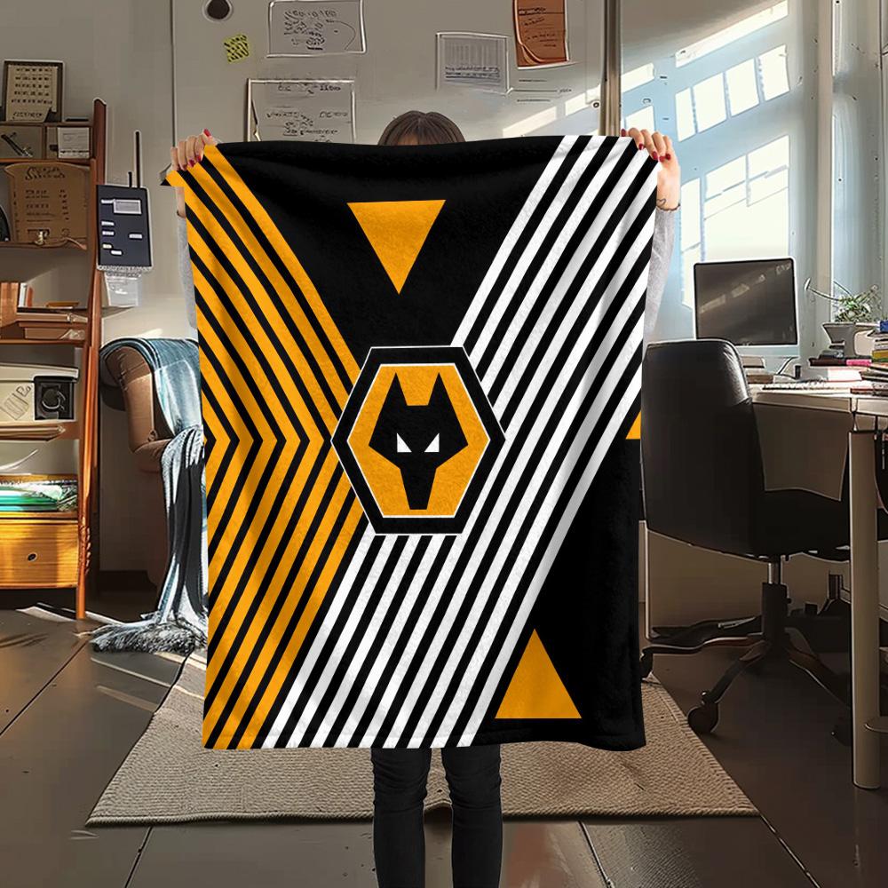 Wolves Flannel Blanket, High quality Comfortable for All Seasons, Home Decor, Warmth and Comfort