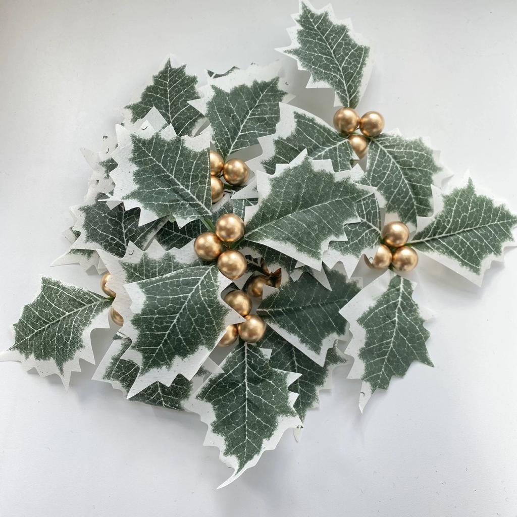 50/10 шт. Искусственные ягоды падуба с зелеными листьями DIY Рождественский венок Свадебные цветы Подарки Рождество Новый год Праздничные украшения
