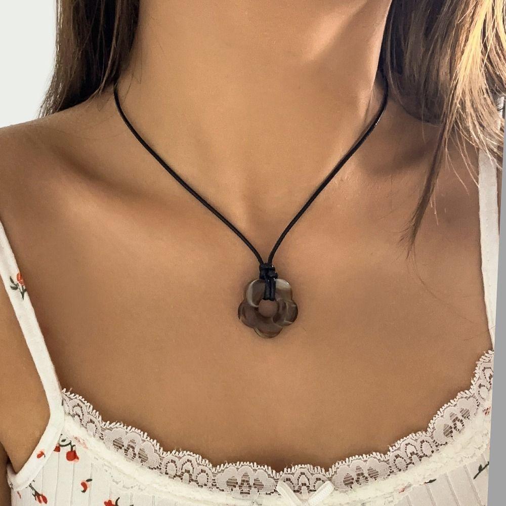 Gift Wax Thread Flower Pendant Simple Fashion Jewelry Bohemia Necklace Women Necklace Girl Choker