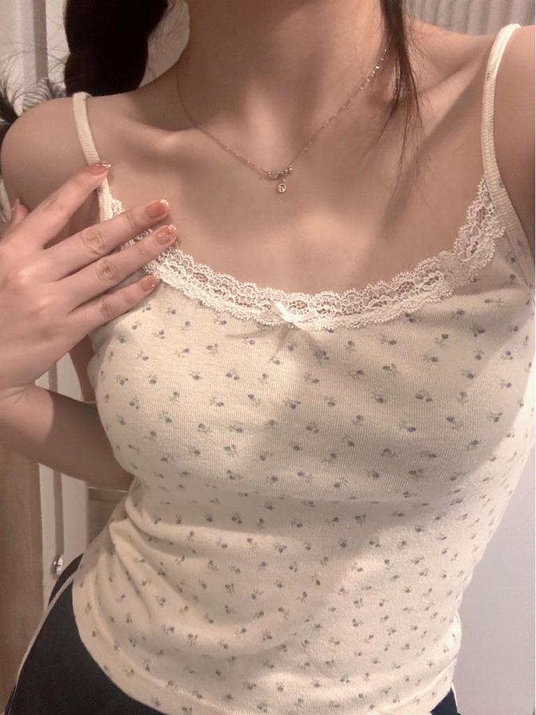 Women's Slim-Fit Floral U-Neck Cropped Top, Short-Sleeve Summer 2025 Design