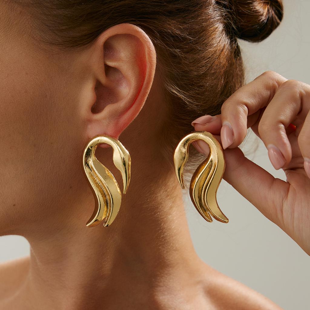 2026 Exaggerated Metal Earrings for Women Drip Glaze Flowers Leaves Earrings Romantic Enamel Elegant Geometric Jewelry Gifts