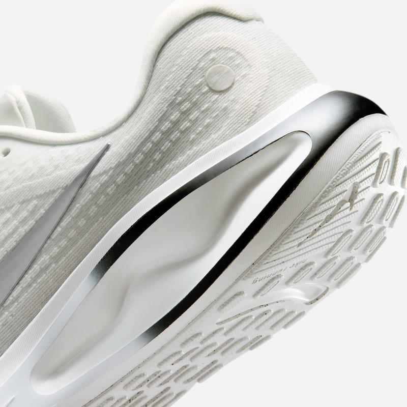 Nike NIKE JOURNEY RUN Мужские кроссовки для шоссейного бега FN0228