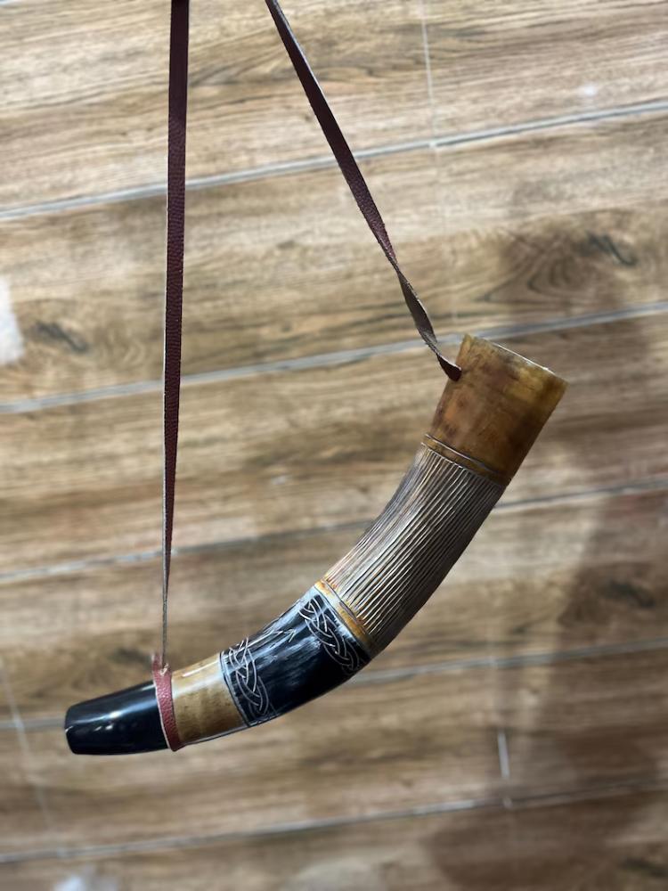 Средневековый БОЕВОЙ РОГ ВИКИНГОВ боевая труба Ручная гравировка Духовой рог 16 дюймов Подарок натуральный рог Горн Охотничий инструмент Подарок Декор