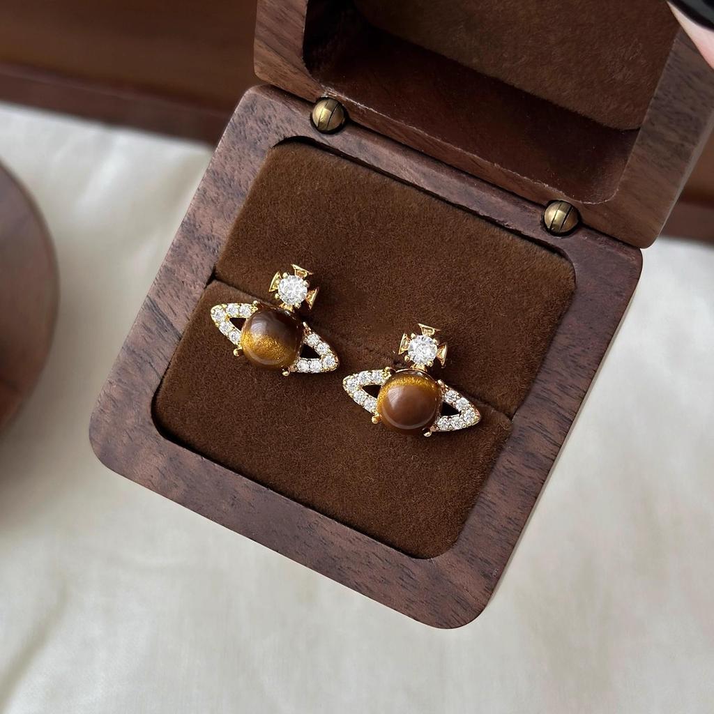 Минималистичные ретро серьги-пусеты в янтарных тонах во французском стиле