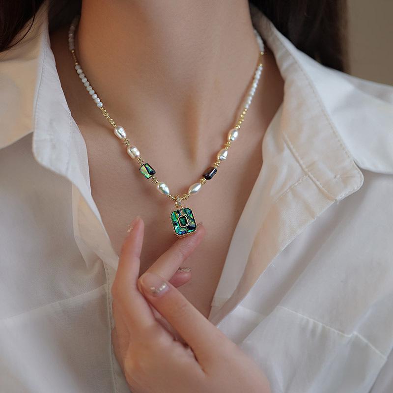 Women's Freshwater Pearl Abalone Pendant Necklace - Light Luxury, Elegant Horseshoe Design