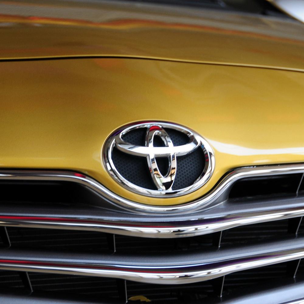 3D Передняя решетка капота автомобиля Значок на капот Логотип на бампер Декоративный аксессуар Для Toyota Corolla Camry RAV4 Hilux Prius Avensis Auris