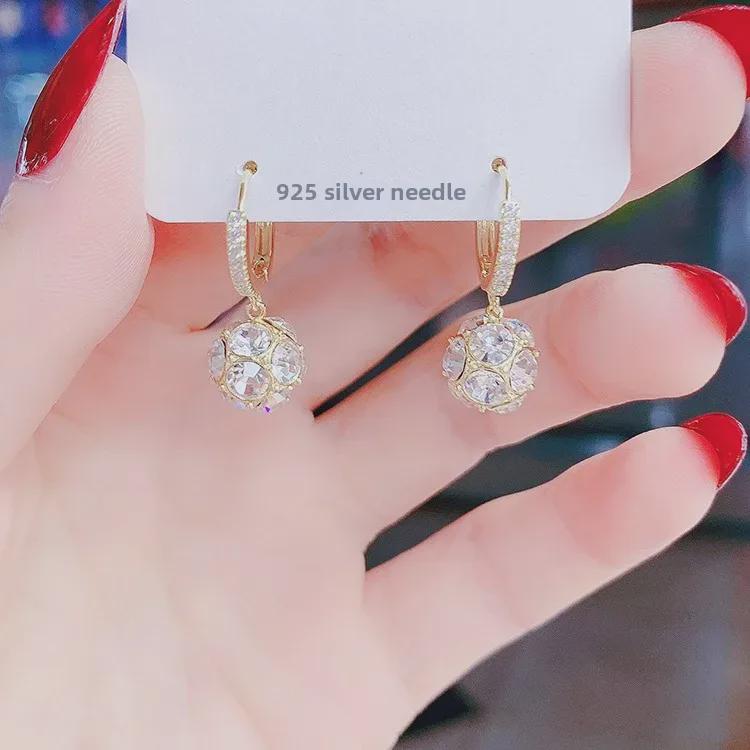 Серьги-шарики с бриллиантами: Изысканные заколки в корейском стиле для женщин — универсальный, роскошный и модный дизайн