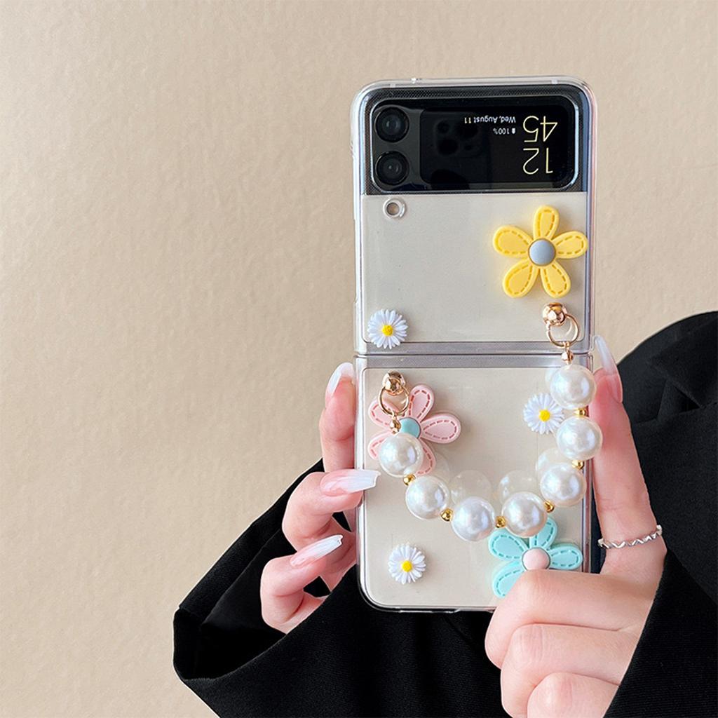 Summer Little Fresh Daisy Folding Phone Case with Pearl Bracelet for Samsung Galaxy Z Flip 3 4 5 Drop Resistant PC Phone Case