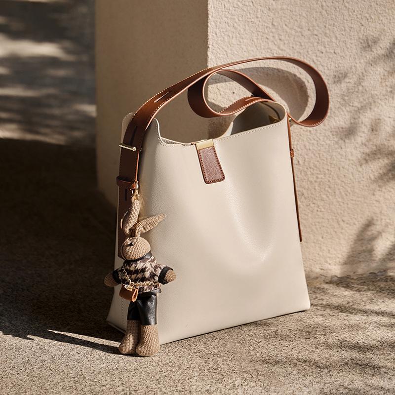 Mrs. Qiao Women's Bag 2025 New Bucket Bag Women's Autumn Winter Crossbody Bag Women's Bag High-end Genuine Leather Shoulder Bag