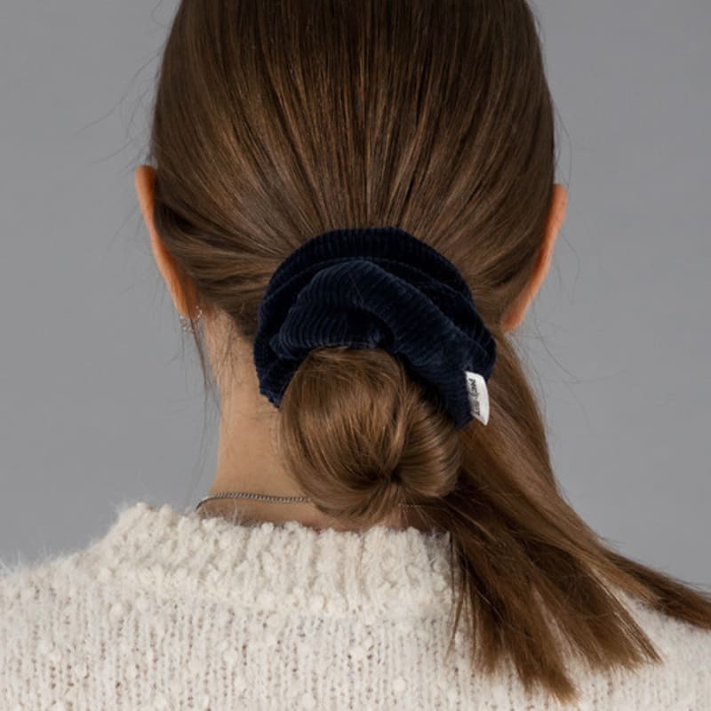 Темно-синяя вельветовая резинка для волос pearlymore