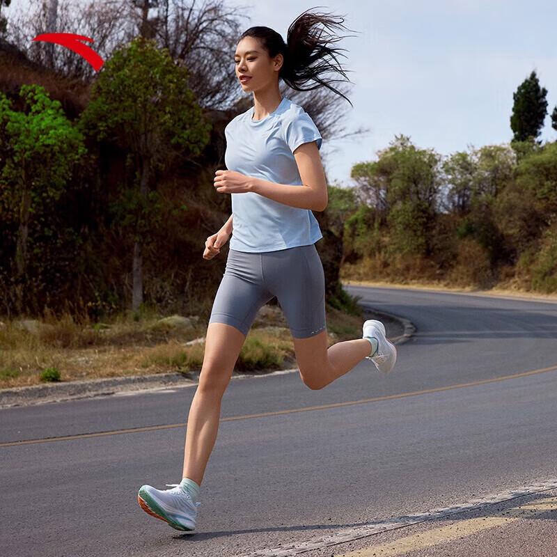 Anta Женские беговые кроссовки Mach 4 с технологией Nitrogen Tech