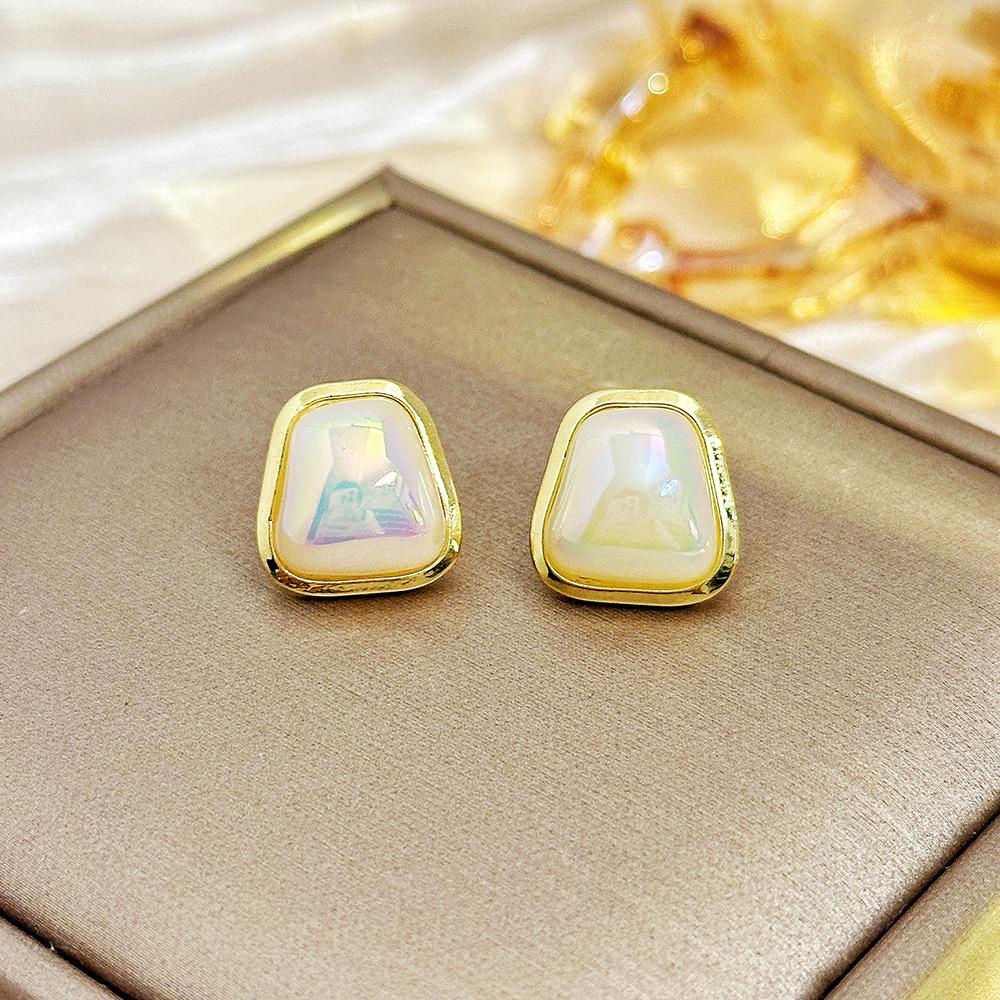 «Серьги-бантики из серебряных игл с жемчугом и цирконием»: Нишевый дизайн, стильный и универсальный, легкий роскошный аксессуар высокого класса.