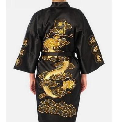 Шелковый халат с вышивкой дракона