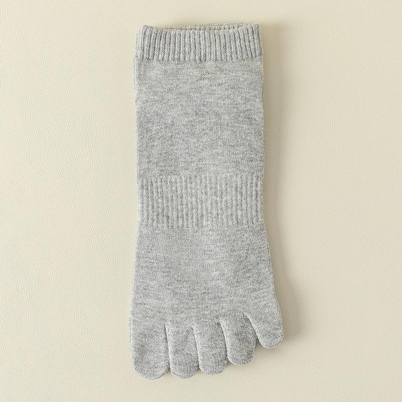 Men's Split-Toe Knee-High Socks - Breathable, Sweat-Wicking, Solid Color, Anti-Athlete's Foot, Ideal for Spring and Autumn Sports.