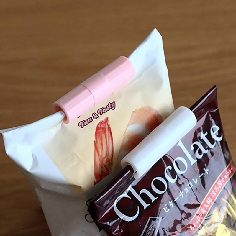 Комплект из 4-х пластиковых противоскользящих пряжек для простыней для надежной фиксации