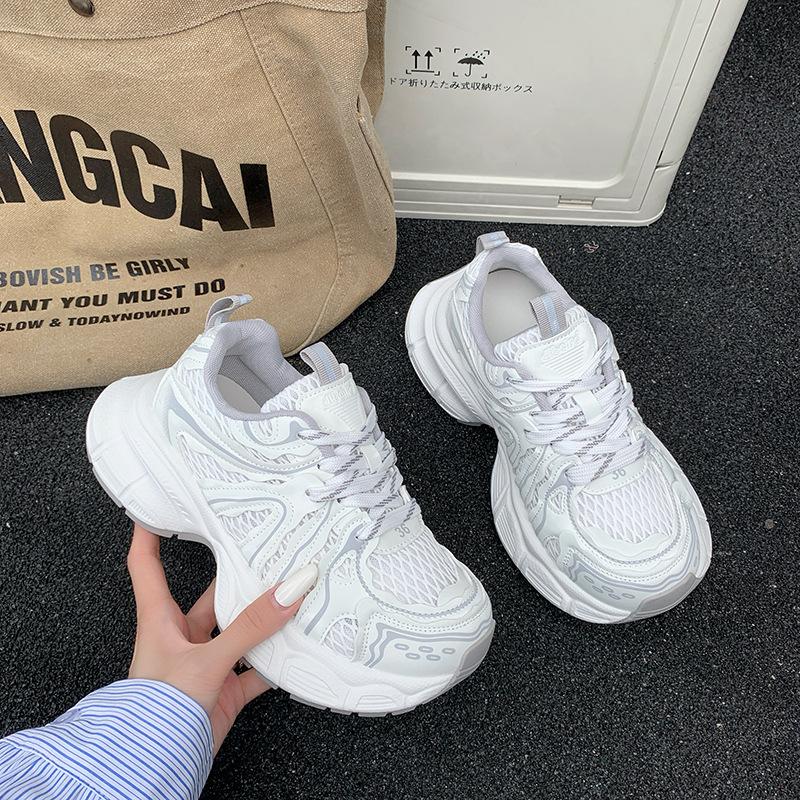 Европейские кроссовки на толстой подошве для женщин, весна-лето 2025, сетчатые, дышащие и универсальные, трендовые маленькие повседневные спортивные туфли