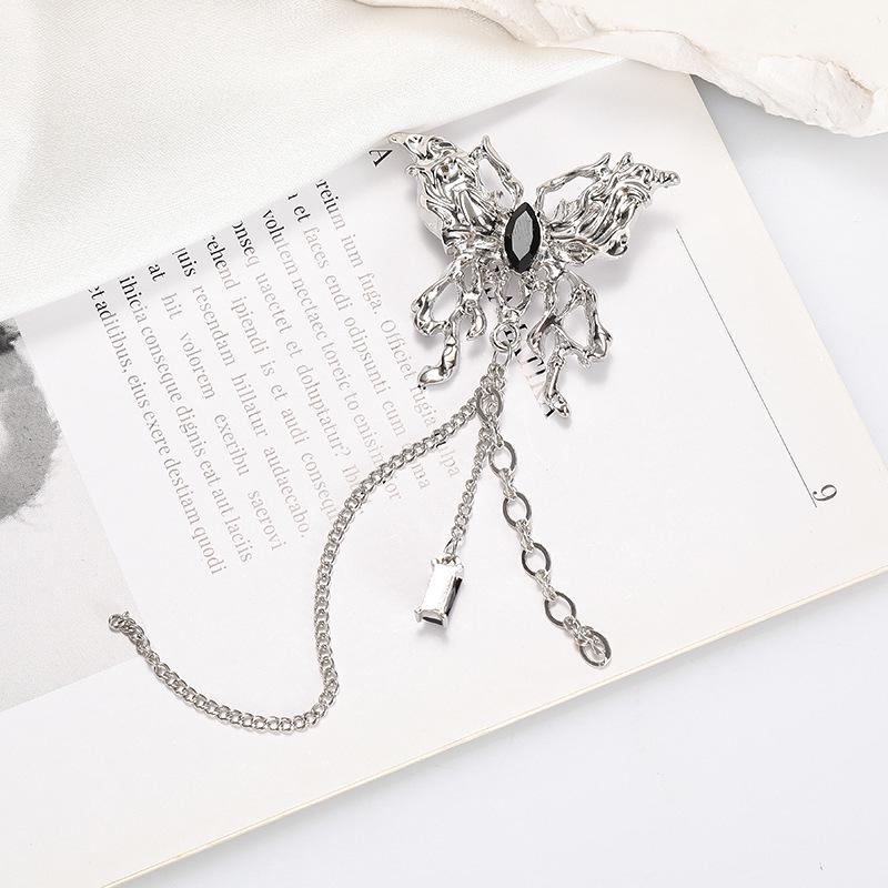 High-End Butterfly Tassel Brooch: Vintage, Versatile, and Fashionable Long Pin for Women